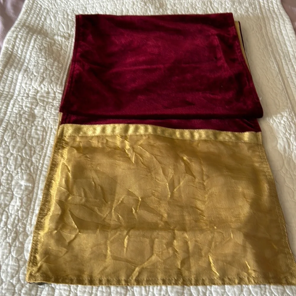 Home tablet runner red and gold - Picture 1 of 2